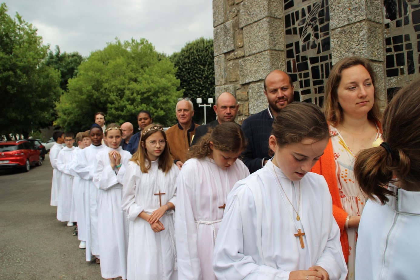 1ère communion et Profession de Foi en la fête du Saint-Sacrement